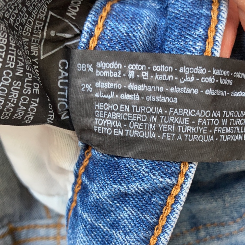 Zara jean with some distressing and stretch size 4 - Picture 12 of 14